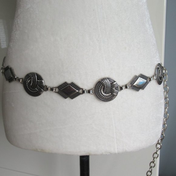 Concho Belt 31"- 45" Metal Chain Belt Silver Tone Metal with Extended Chain, New - Picture 1 of 8